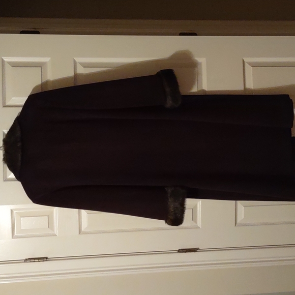 brown winter trench coat with faux fur trim, M - Picture 10 of 16